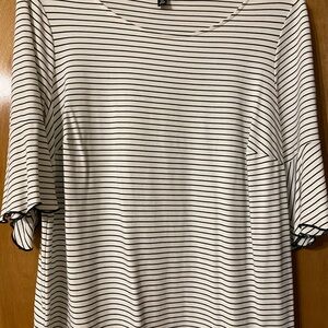 Roz &Ali Striped Top w/ Bell Sleeves - Size 2X